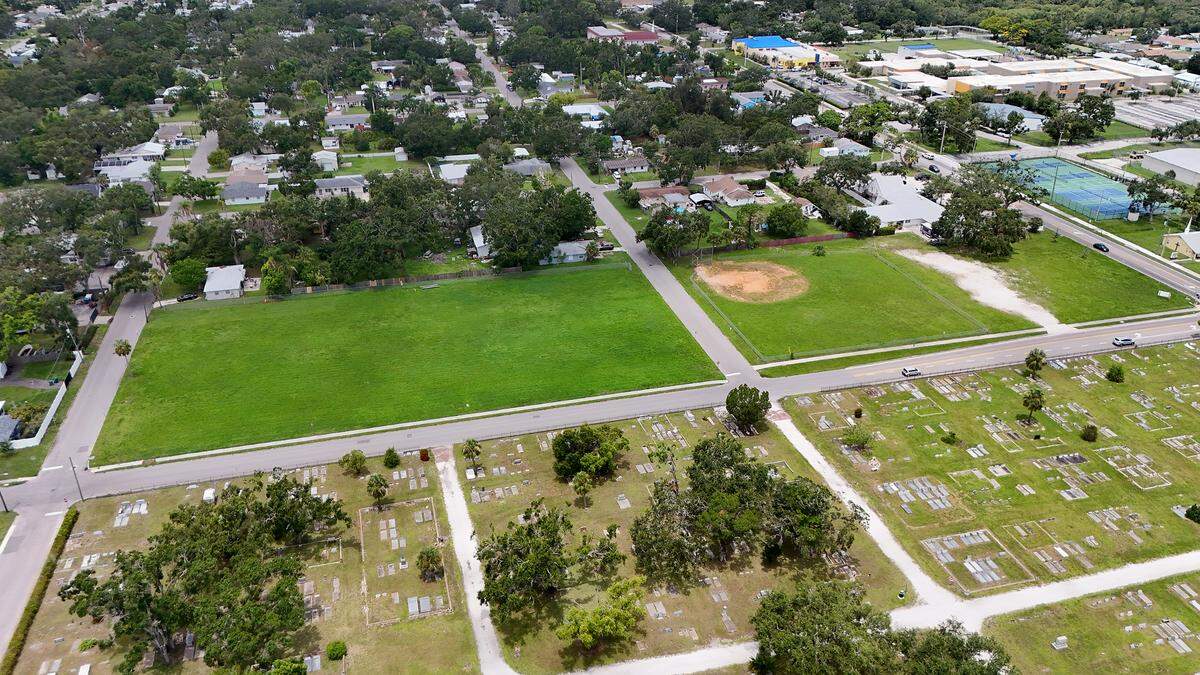 The City of Palmetto is building a new community park off 14th Avenue West between 10th Street West and 8th Street West. It will have eight pickleball courts, a basketball court, covered pavilion, playground, parking and a 0.7-mile walking trail. It’s expected to open mid to late 2026. Photo taken July 18, 2025.