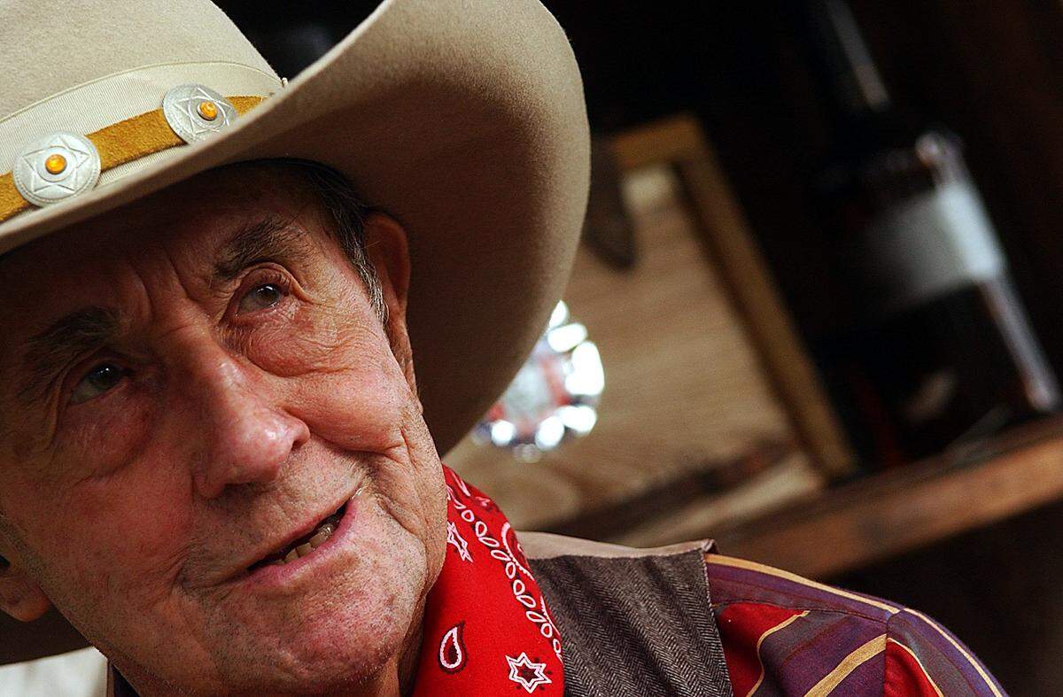 Hub Hubbel worked his chuck wagon at the Manatee County Fair for years, educating visitors about the cowboy lifestyle.
