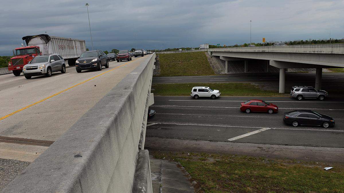 The Sarasota/Manatee Metropolitan Planning Organization heard an update on possible improvements to the I75/SR64 interchange. Shown is I75 southbound, left, and SR64 below. 
 TIFFANY TOMPKINS/Bradenton Herald