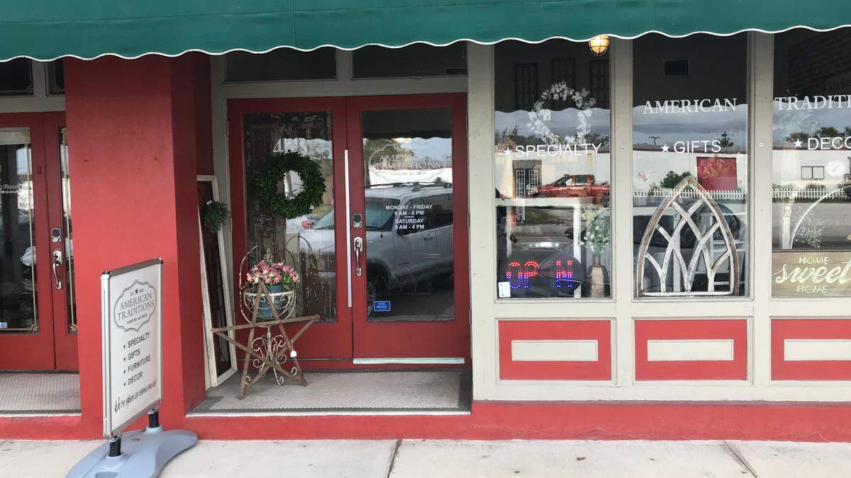 American Traditions Furniture and Decor is located in Palmetto’s historic downtown area at 433 10th Ave. W.
