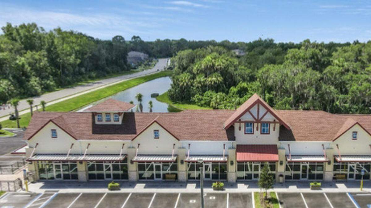 Primerica Developments, Inc. of Tampa, is has announced  their new retail/medical/office building has completed construction and is now leasing at The Woods/Shoppes of Moccasin Wallow.