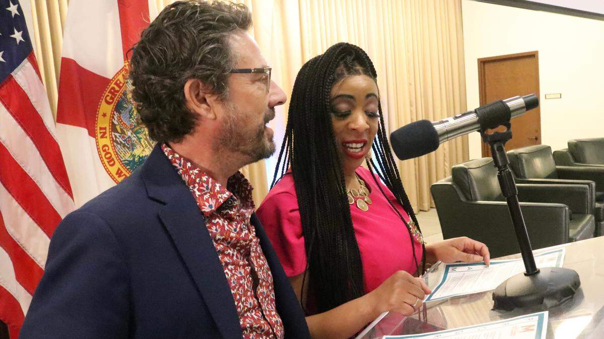 Tarnisha Cliatt of the Manasota Black Chamber of Commerce and John Holz of the Lakewood Ranch Business Alliance closed the Elevating CommUnity event on Thursday, Oct. 19, 2023 by leading the audience in singing Sam Cooke’s “A Change is Gonna Come.”