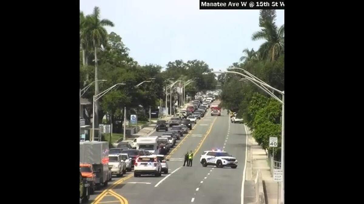 Fire causes lane closures, heavy traffic delays on busy Bradenton road, police say