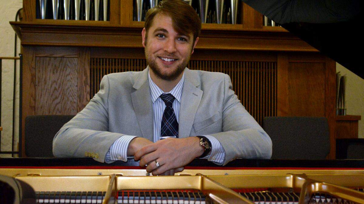 Bradenotn pianist Charles Harnish