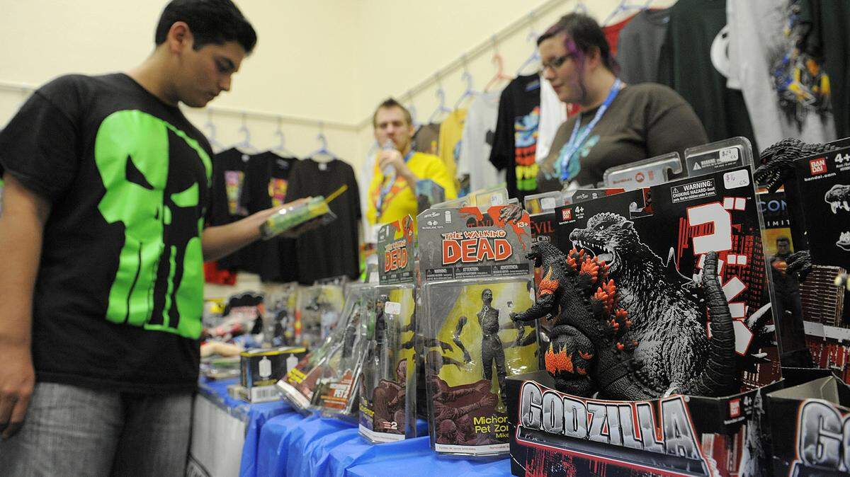 Vendors sell items at the 4th Annual Mana-Con Comics Convention for teens held at Bradenton's Central Library and sponsored by Friends of the Library in this 2013 file photograph. 
 File Photo-TIFFANY TOMPKINS-CONDIE/Bradenton Herald