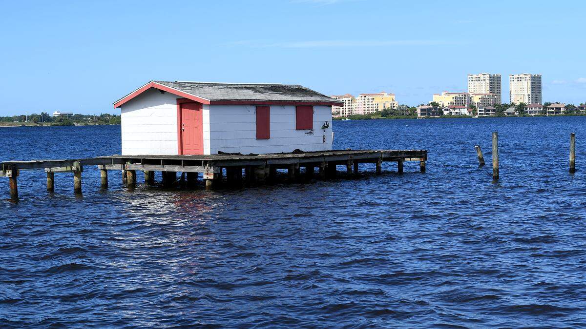 11/17/21—Several environmental protection groups say they are planning to sue the City of Bradenton over the accidental release of millions of gallons of wastewater into the Manatee River.