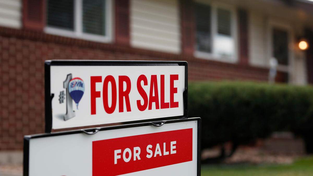 Real estate experts say the government shutdown hasn’t had a negative impact on home sales yet, although that could change.