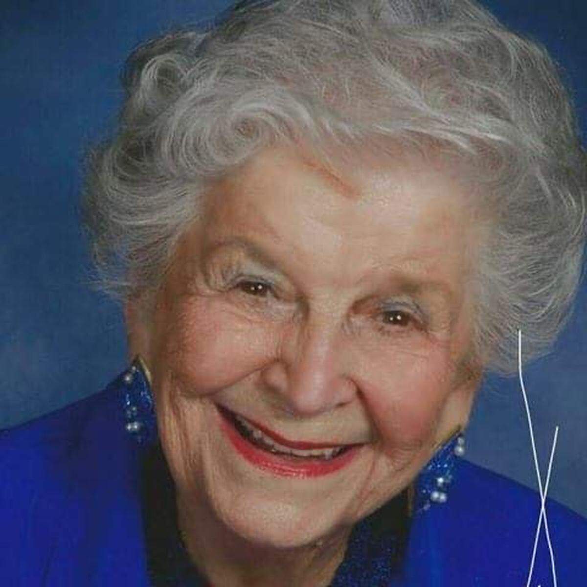 Jeanne Oliver, died recently at age 100. She was twice executive director of the Manatee County Girls Club.