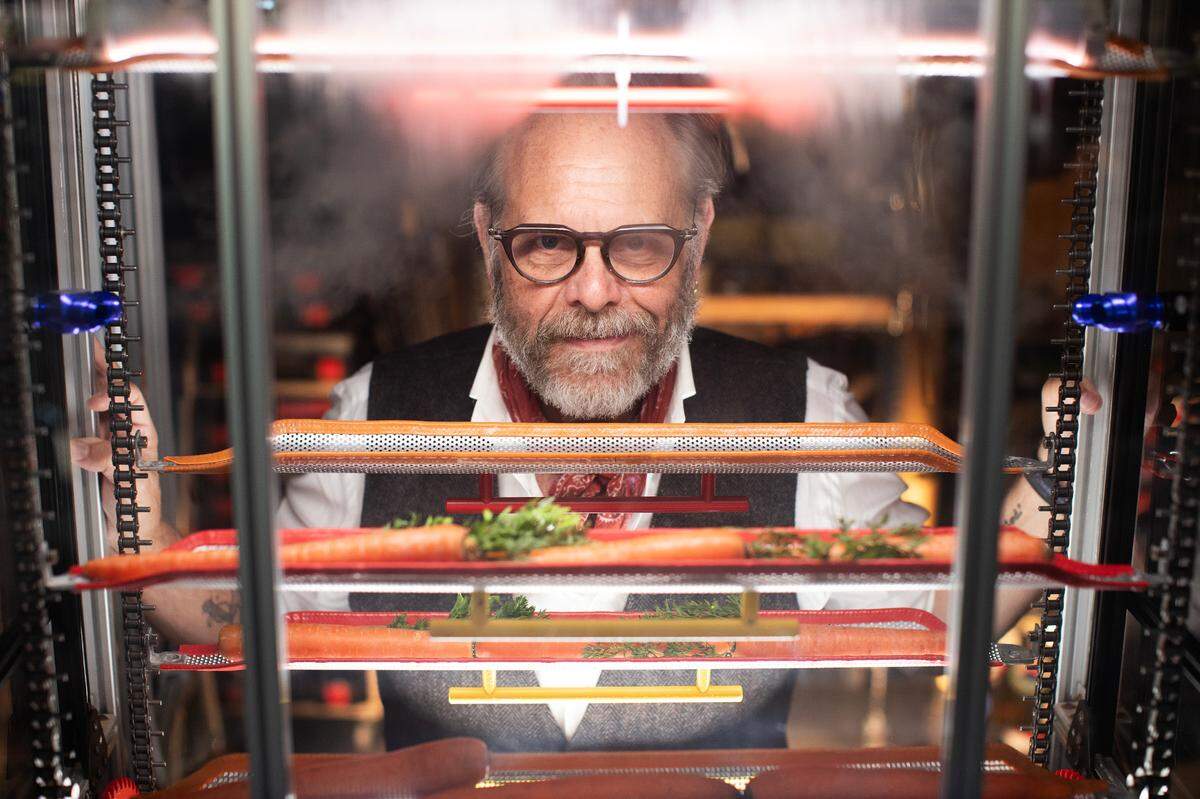 Food celebrity Alton Brown will bring his science and fun-infused show, “Alton Brown Live: Last Bite” to Van Wezel Performing Arts Hall in Sarasota on Sunday, Feb. 16, 2025.