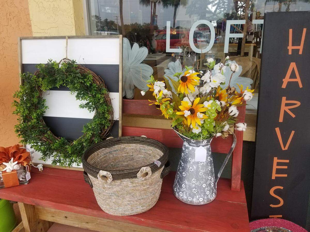 941 Artisan Lofts in Bradenton is hosting a pop-up market on Sunday, August 24 featuring locally crafted goods, live music and a food truck.