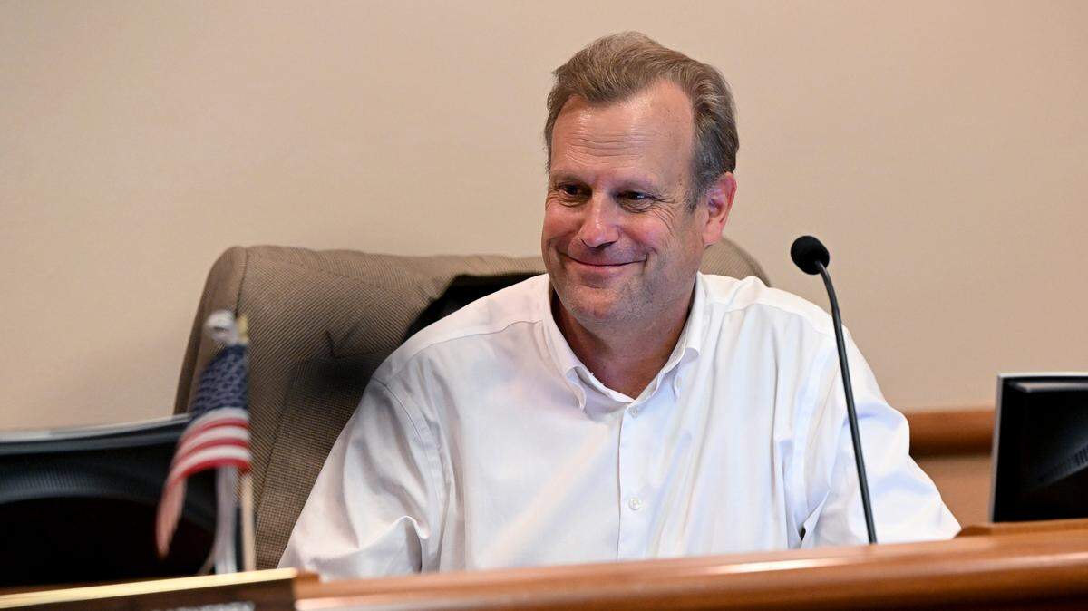 Newly sworn Ward 3 Councilman Kemp Schuessler at the City of Bradenton’s CRA meeting on July 23, 2025.