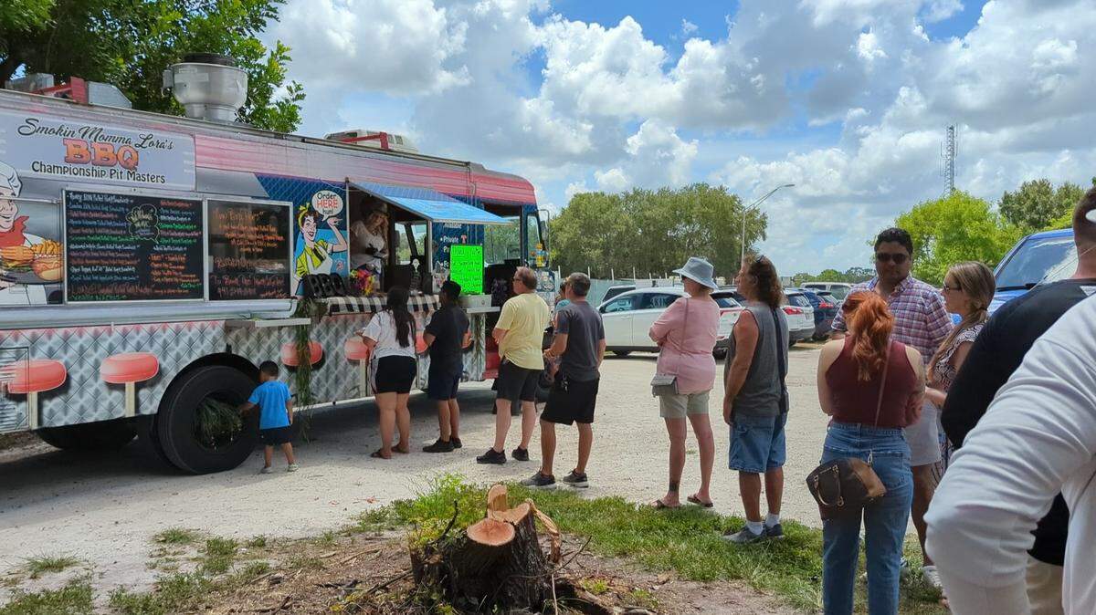 A food truck rally at Big Top Brewing Company in Sarasota on Sunday raised funds for the children of Carlos Mendoza Herrera and Alondra Lopez Gonzalez, a Bradenton couple that died when their food truck blew a tire and crashed on the interstate last week.