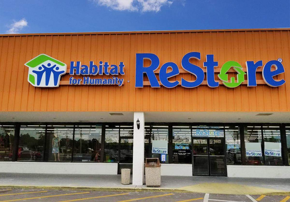 Bradenton non-profit thrift store Habitat ReStore will host a stylish one-year-anniversary party this Saturday featuring a vintage fashion show and lots of family-friendly activities.