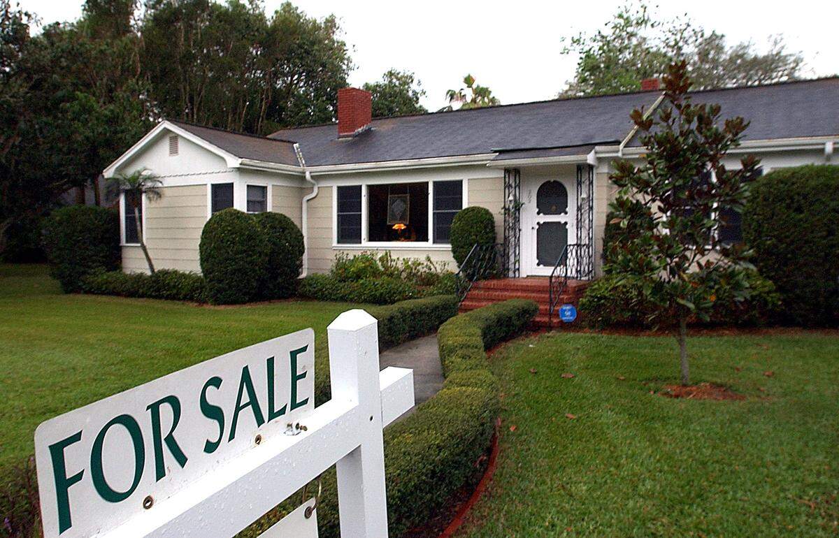 The median sales price for single-family homes rose 9.5 percent to $312,000 in March, according to the Realtor Association of Sarasota and Manatee.