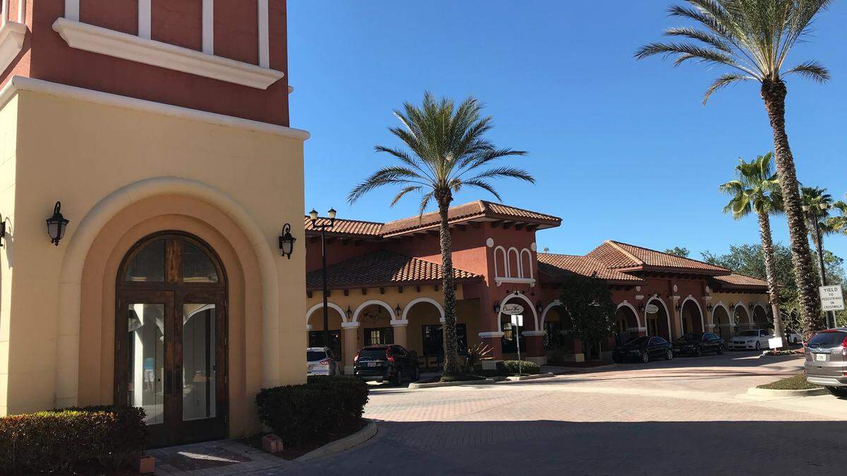 San Marco Plaza bustles with business as Lakewood Ranch has grown to include an estimated 35,000 residents.