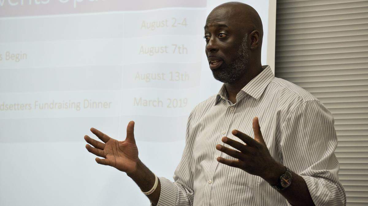 Principal Eddie Hundley addresses his board at Lincoln Memorial Academy’s first meeting as a charter school, but has now announced his resignation after a series of controversies surrounded his leadership tenure.