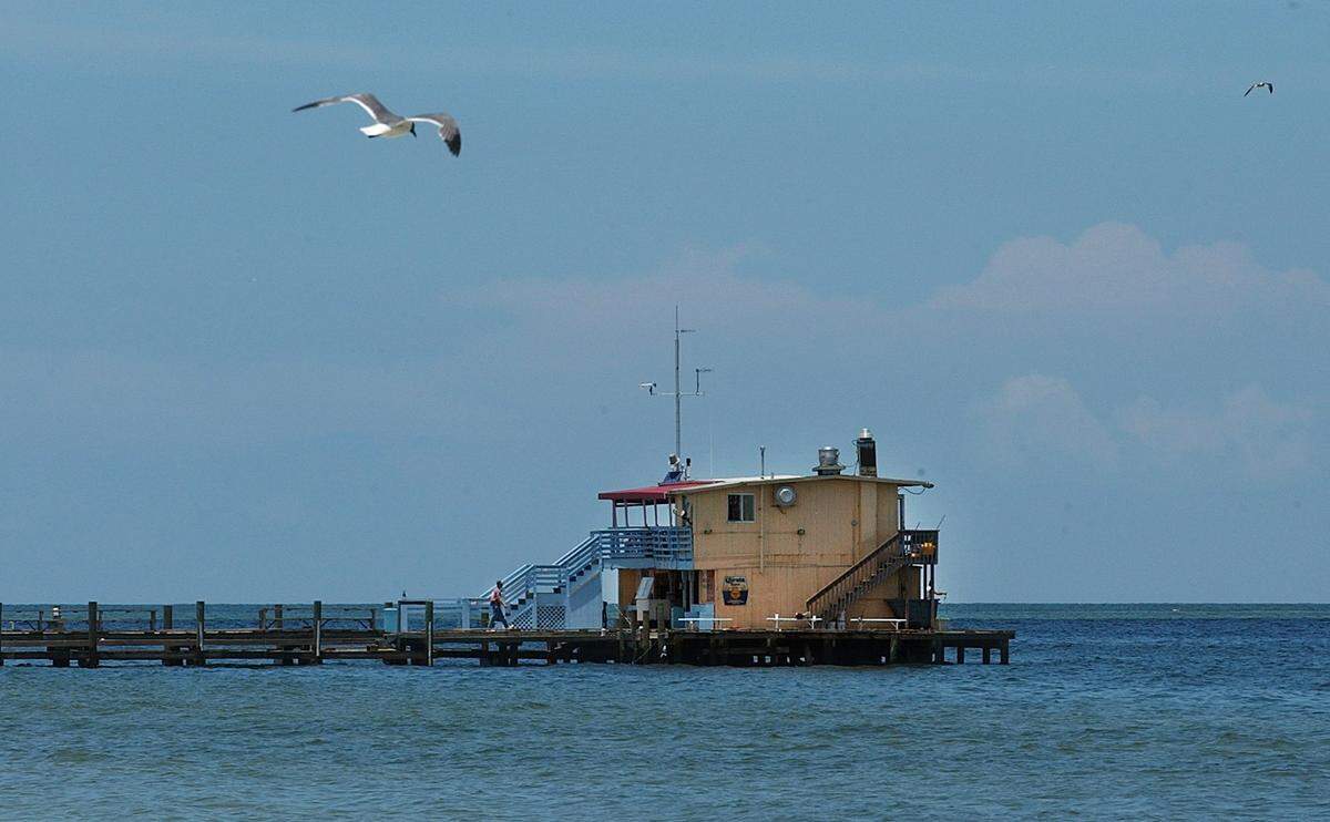 The Rod and Reel Pier in July 2005. 