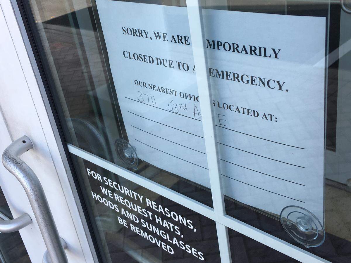 The Manatee County Sheriff’s Office is investigating a bank robbery at a Bradenton Bank of the Ozarks in the 6000 block of State Road 70 location Wednesday afternoon.