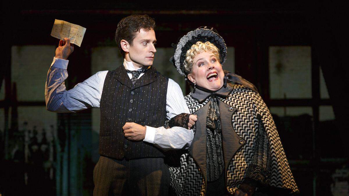National Touring Company. (L-R) Kevin Massey as Monty Navarro and Mary VanArsdel as Miss Shingle in a scene from "A Gentleman's Guide to Love & Murder." Photo credit: Joan Marcus.