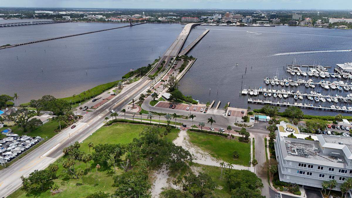 The land on Riverside Drive in Palmetto where there are plans to build a mixed-use development, July 2, 2025.
