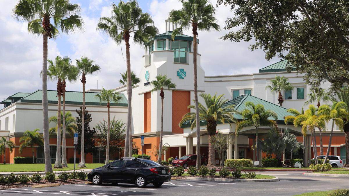9/30/2020--Starting Friday, June 4, Lakewood Ranch Medical Center expanded visiting hours for inpatient nursing units to 10&nbsp; a.m. – 8&nbsp; p.m. daily.