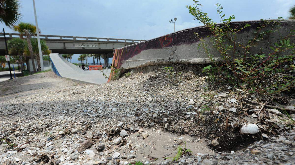 A project to fix ongoing erosion issues around the Riverwalk skate park's bowl area atop the park's manmade hill will move forward after Bradenton City Council approved a $77,226 contract with DeLesine Construction Inc. 
 GRANT JEFFERIES/Bradenton Herald