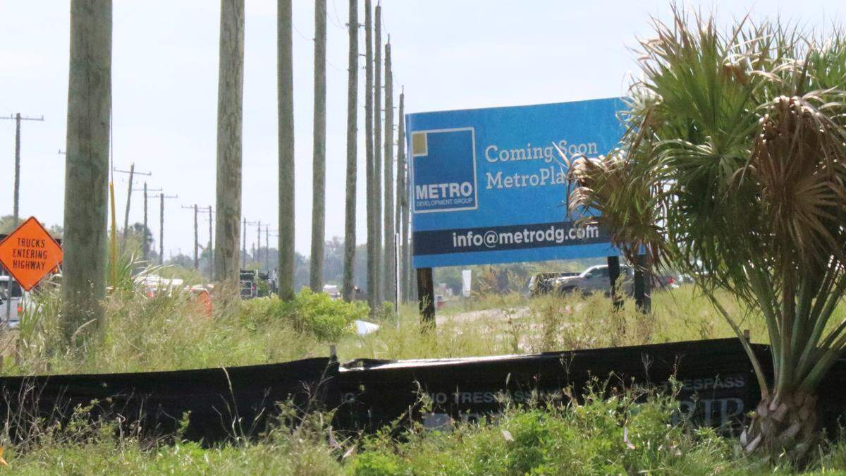 Seaire, a&nbsp; master-planned community of more than 3,000 homes, and possibly a hotel, is being built around a man-made 4.5-acre lagoon on the south side of Moccasin Wallow Road, opposite the planned The Carlton at Robinson Gateway. Photo from 6/28/2023.