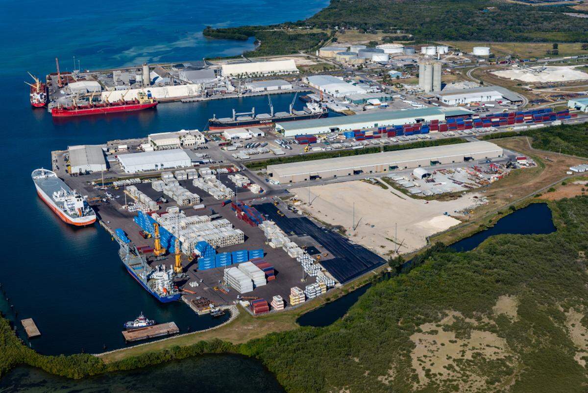 Container yard facilities adjoining SeaPort Manatee’s berths 12 and 14 are to undergo a 16.56-acre expansion thanks to a federal infrastructure grant of nearly $12 million.