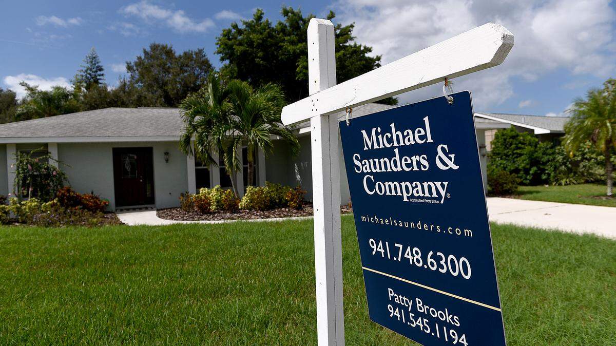 The Bradenton area saw a 3.5% increase in single-family home sales in April 2024 with 685 homes changing hands, but the median price was down.