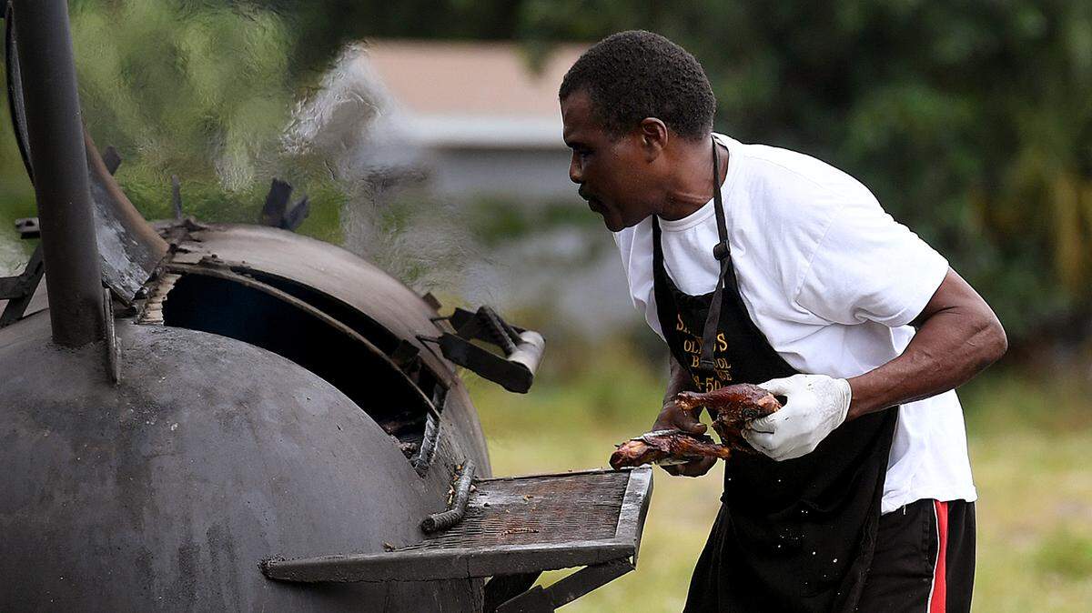 Darryl Fields of Smokin’ D’s Old School BBQ cooks chicken and ribs on Fridays and Saturdays. You can pick up his smoky homemade BBQ or macaroni and cheese and potato salad in the 500 block of MLK Blvd. in Bradenton.