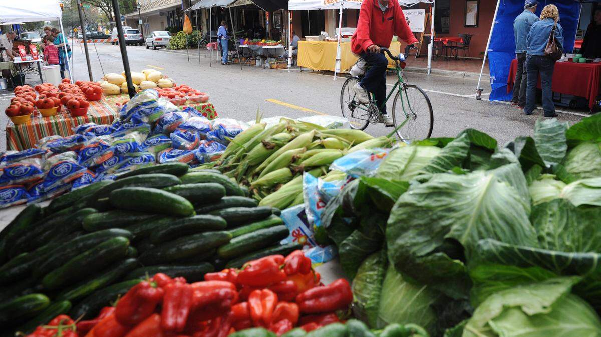 This is the opening weekend for the Bradenton Farmers Market. The event market isl 9 a.m.-2 p.m. Saturdays through May, featuring more than 30 vendors offering locally grown fruits, vegetables, plants, organic products, prepared foods, and the work of local artists and craftspeople. 
 HERALD FILE PHOTO
