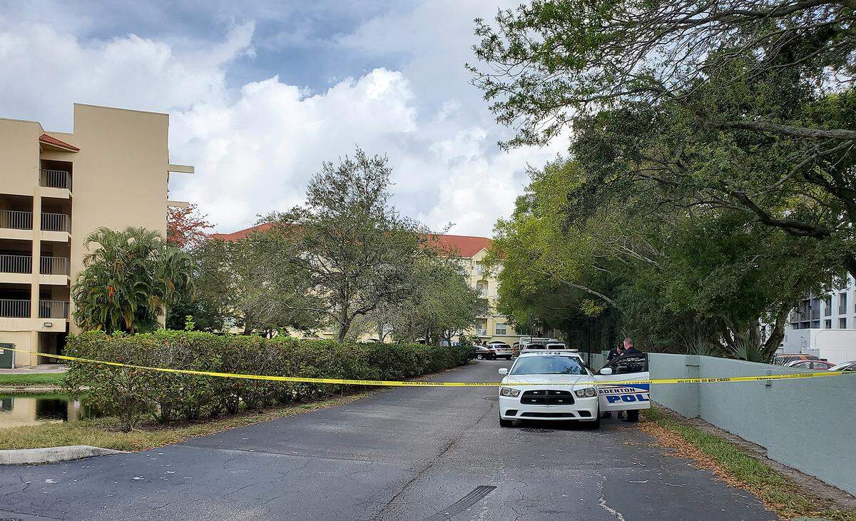 Bradenton police Friday morning were conducting what they described as a death investigation at the Main Street Condominiums in downtown Bradenton.