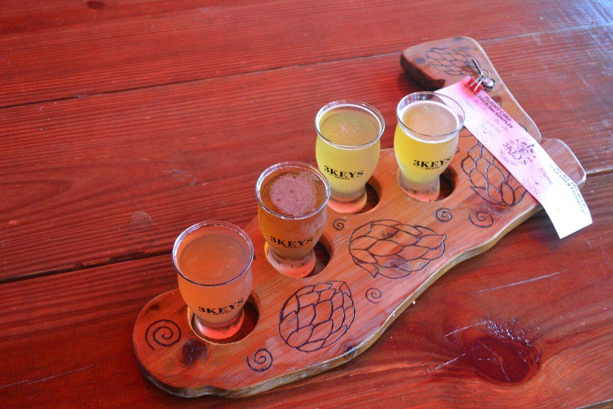 Try a little bit of everything with a truly Floridian flight at 3 Keys Brewing and Eatery.