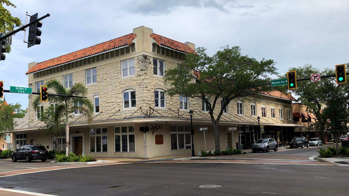 6/14/2021--Susan Goldstein, a commercial real estate specialist with Michael Saunders & Company, recently sold an office building at 1206 Manatee Ave. W., Bradenton for $2.2 million.