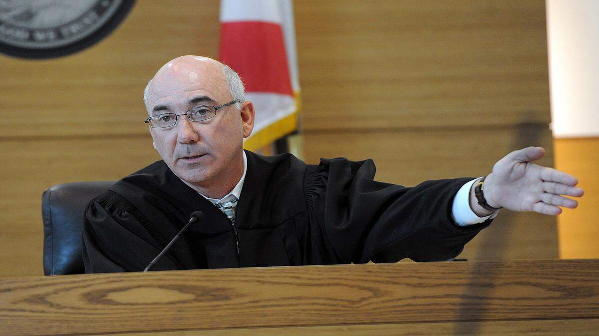 Judge John F. Lakin sentences a defendant found guilty in a past trial at the Manatee County Judicial Center. 
 TIFFANY TOMPKINS-CONDIE/Bradenton Herald