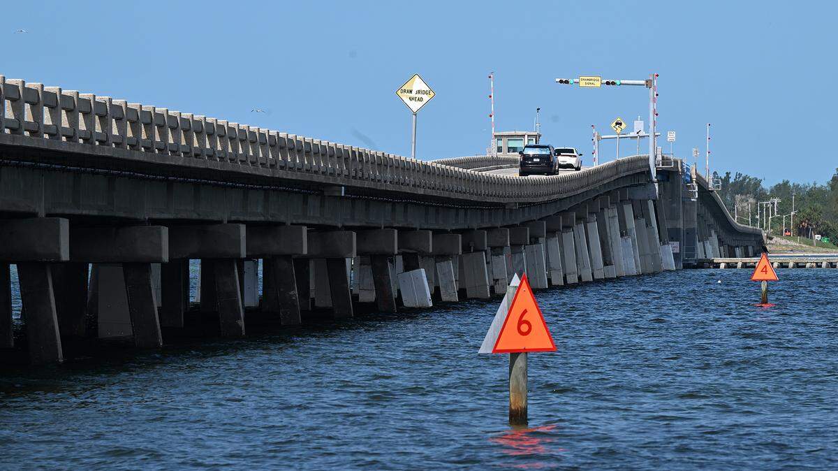 The Anna Maria Island bridge on Manatee Avenue was set to have water main repairs resume, but the project’s completion must be rescheduled.