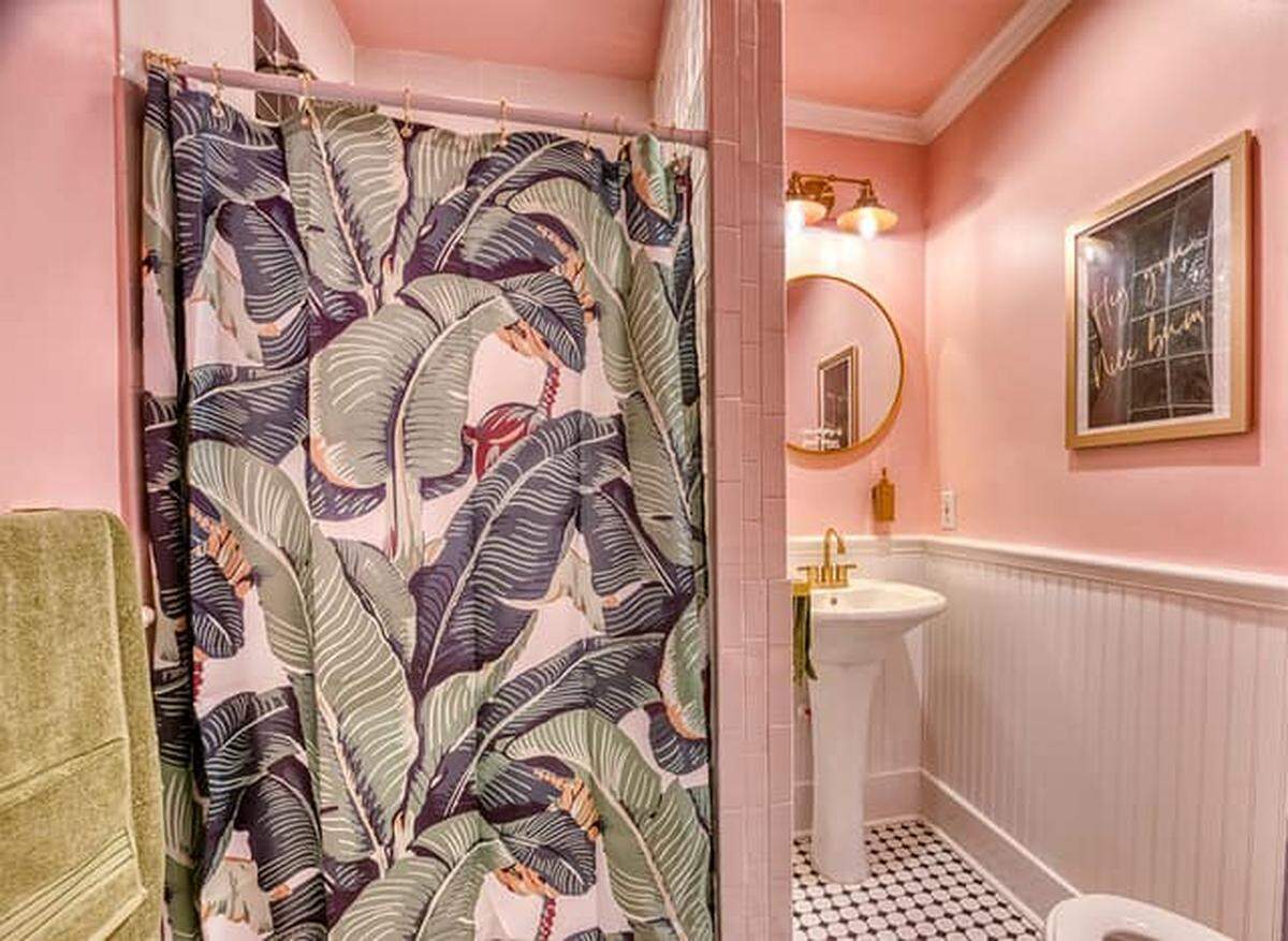 A luxury Airbnb home in West Bradenton is catching eyes with its bold decor after it was recently listed for sale.