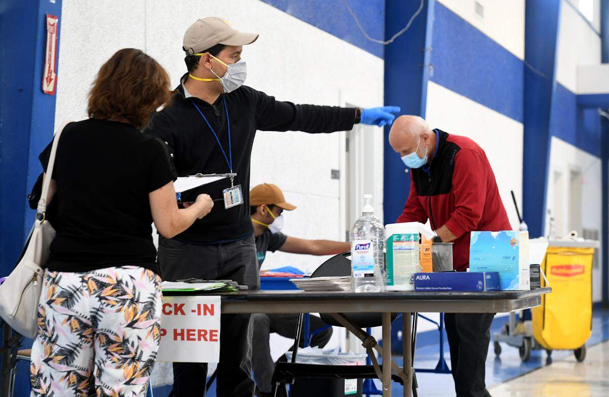 01/11/22—The Florida Department of Health is running a testing facility at the John Marble Center on S.R.70 for Manatee school district employees, staff, county employees and health department employees.