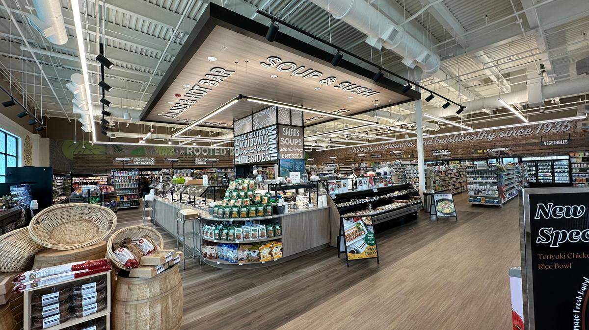 At the heart of the new Chamberlin’s grocery, 6574 University Parkway, Lakewood Ranch, is a deli offering salads and a hot bar, soups, sushi, acai bowls, sandwiches, entrees and sides.