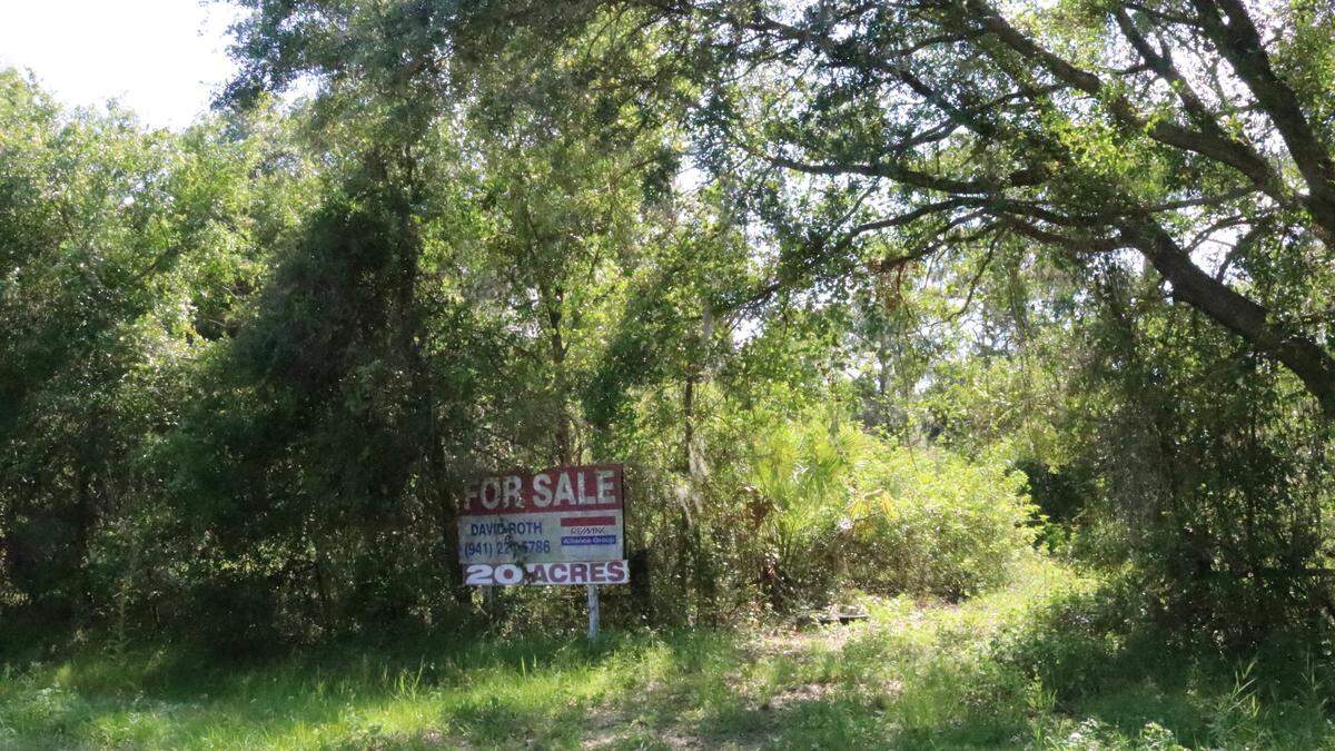 A 606-unit affordable housing apartment complex, named Amara, is proposed for a 20-acre parcel at 3308 Lena Road. The property, shown 6/6/2023, is near Interstate 75 and south of State Road 64.