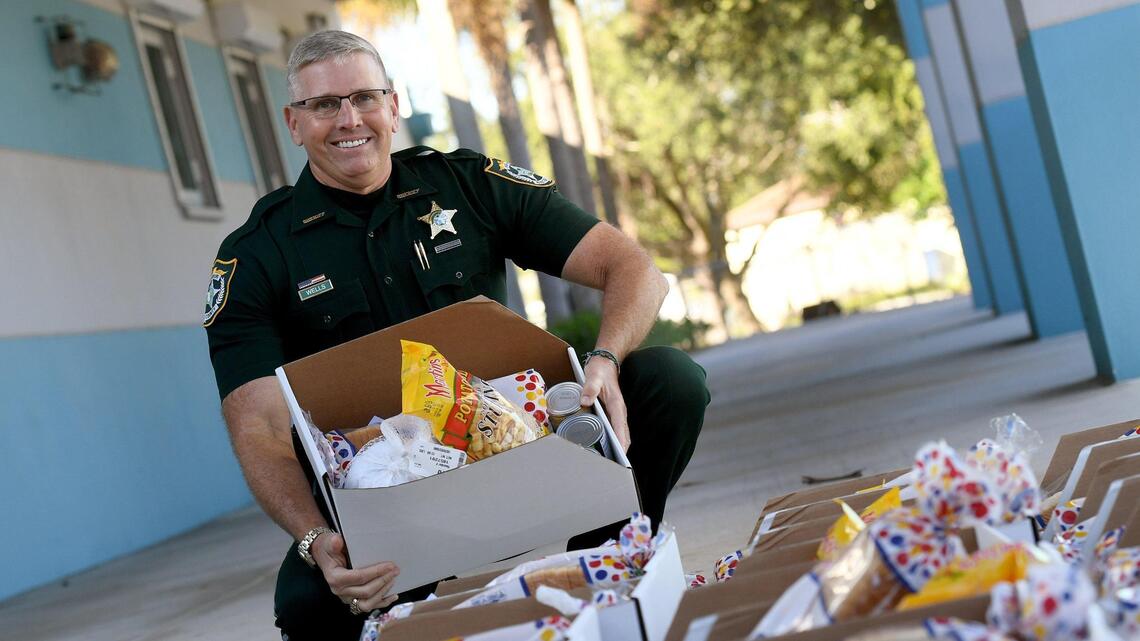 Ray Bellamy, sheriff’s office provide Thanksgiving meals to 200 ...