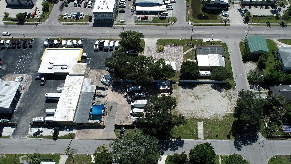 Housing Trust Group is planning to build a 5-story, 120-unit complex for seniors on the northwest corner of Ninth St. W. and 23rd Ave. W. in Bradenton, and is asking local officials for millions of dollars in funding.