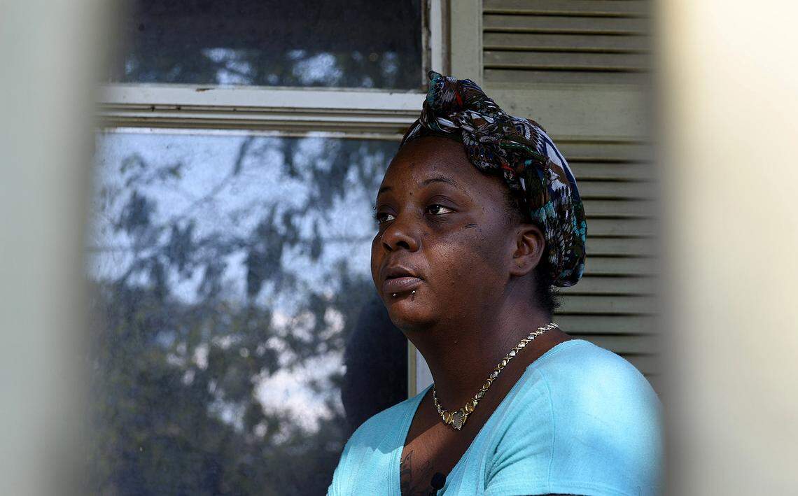 12/12/21—Cecelia Jones does not believe her daughter was treated fairly by school officials and a school resource officer after recording a fight at Palm View K-8 on her cellphone. The 12-year old refused to delete the video and hand over her phone after repeated commands and ended up handcuffed after a struggle.