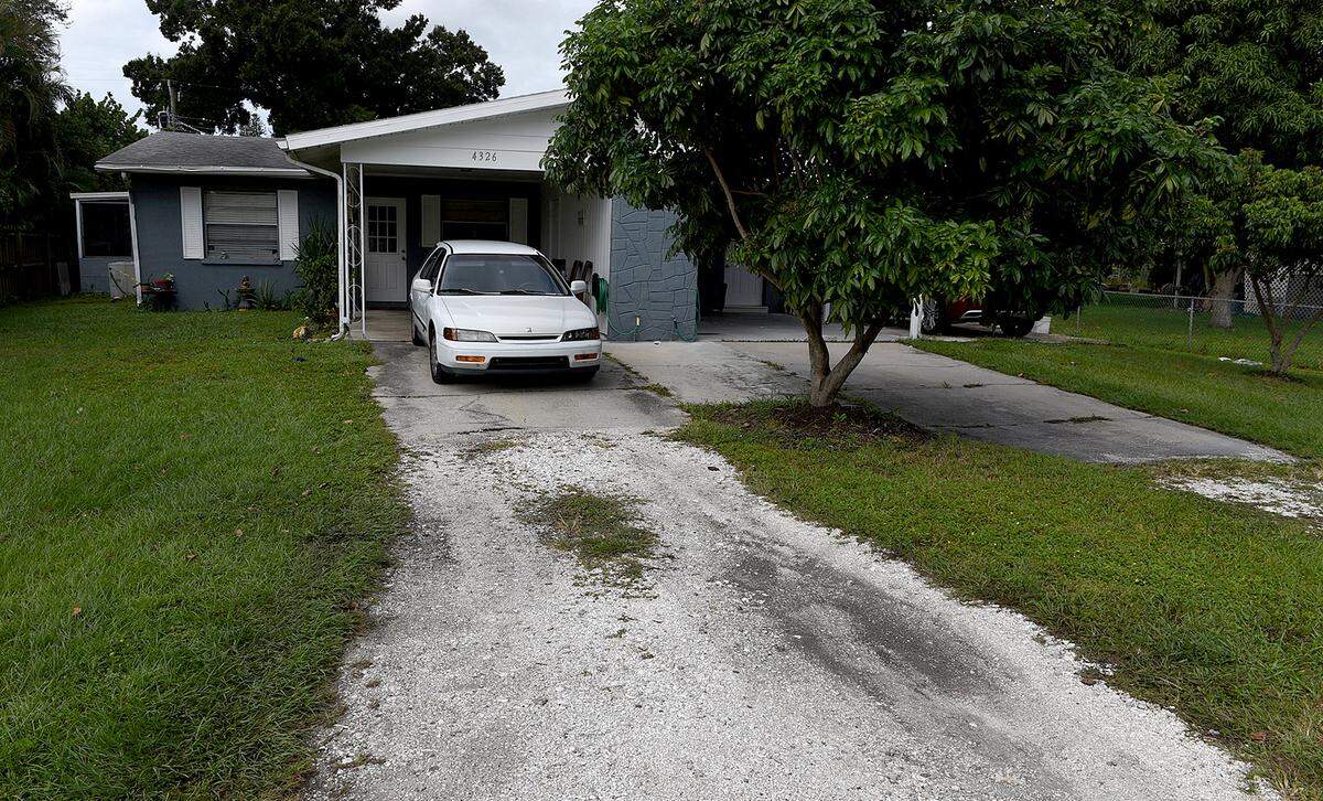 The home in West Bradenton where a deputy, confronted with a man stabbing someone, had to shoot when the stabbing man pointed a gun at the deputy.
