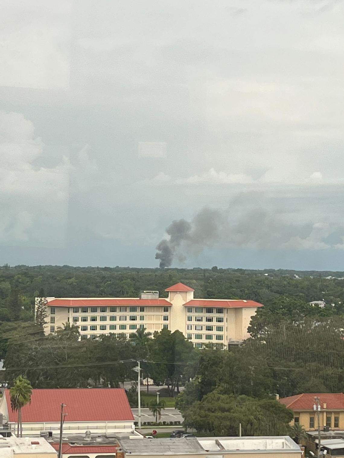Smoke from a structure fire rises over Bradenton on Thursday, Sept. 8, 2022.