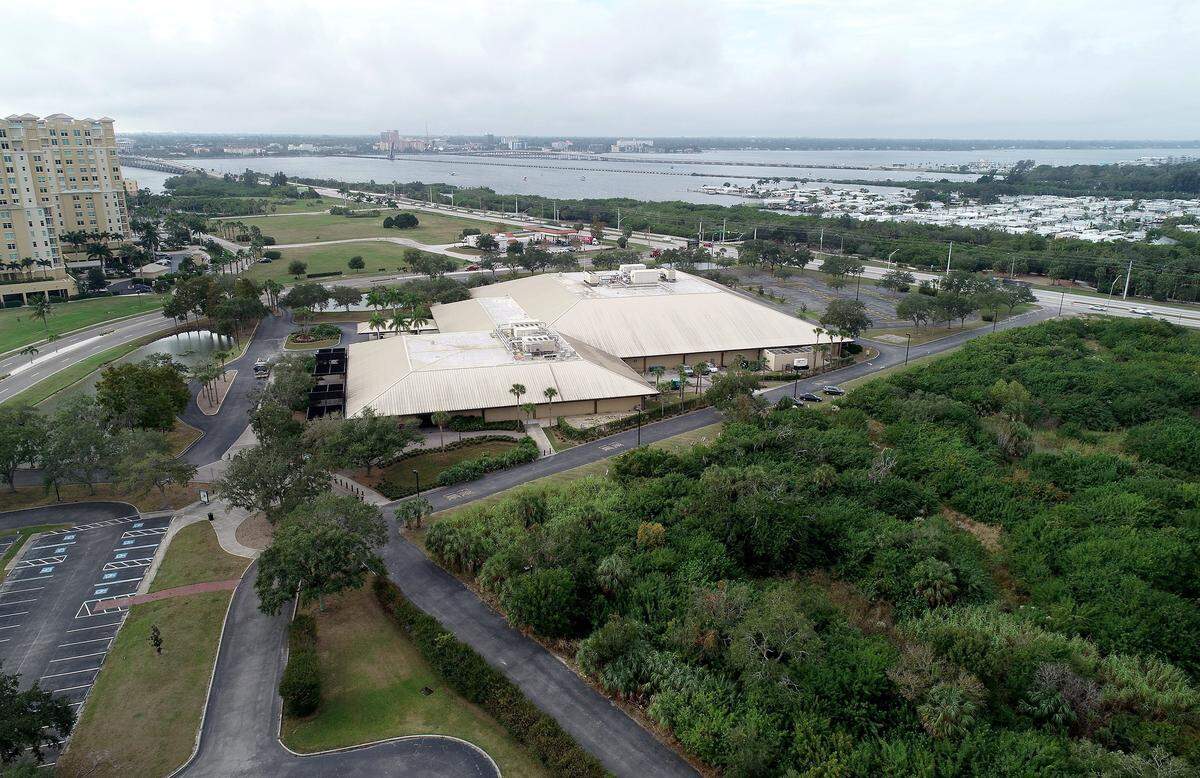 A $60 million 4-star hotel will be located next to the Bradenton Area Convention Center in Palmetto. Gov. Ron DeSantis announced Thursday afternoon that the City of Palmetto earned $1.5 million in Community Development Block Grant funds toward infrastructure improvements to support the Palmetto Sheraton.