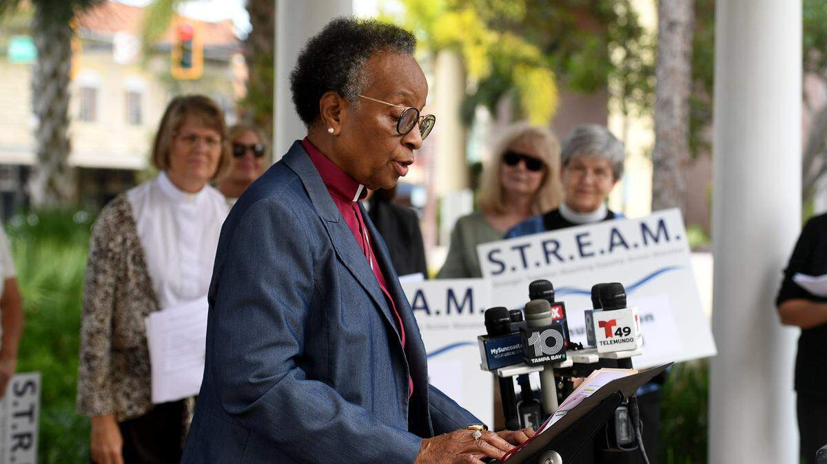 Pastor Joreatha Capers of Rogers Community United Methodist Church speaks with other faith leaders during a press conference to commend State Attorney Ed Brodsky for adopting a pre-arrest diversion program in Sarasota for non-violent misdemeanors on October 26, 2022. The group of leaders, called STREAM, are calling upon Sheriff Wells to adopt the program in Manatee County.