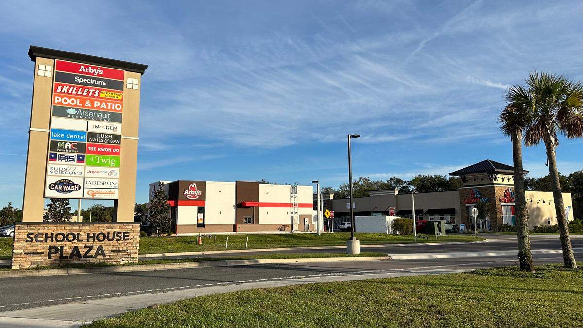 Mahana Fresh, a Sarasota-based fast-casual restaurant specializing in bowls, plans to soon open at 9626 State Road 64 E., in the School House Plaza. The shopping center is across the road from Carlos E. Haile Middle School and Freedom Elementary School.
