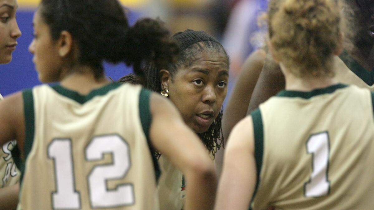 Lakewood Ranch coach Tina Hadley rallies her team during a 2010 game at Bayshore High School. HERALD FILE PHOTO