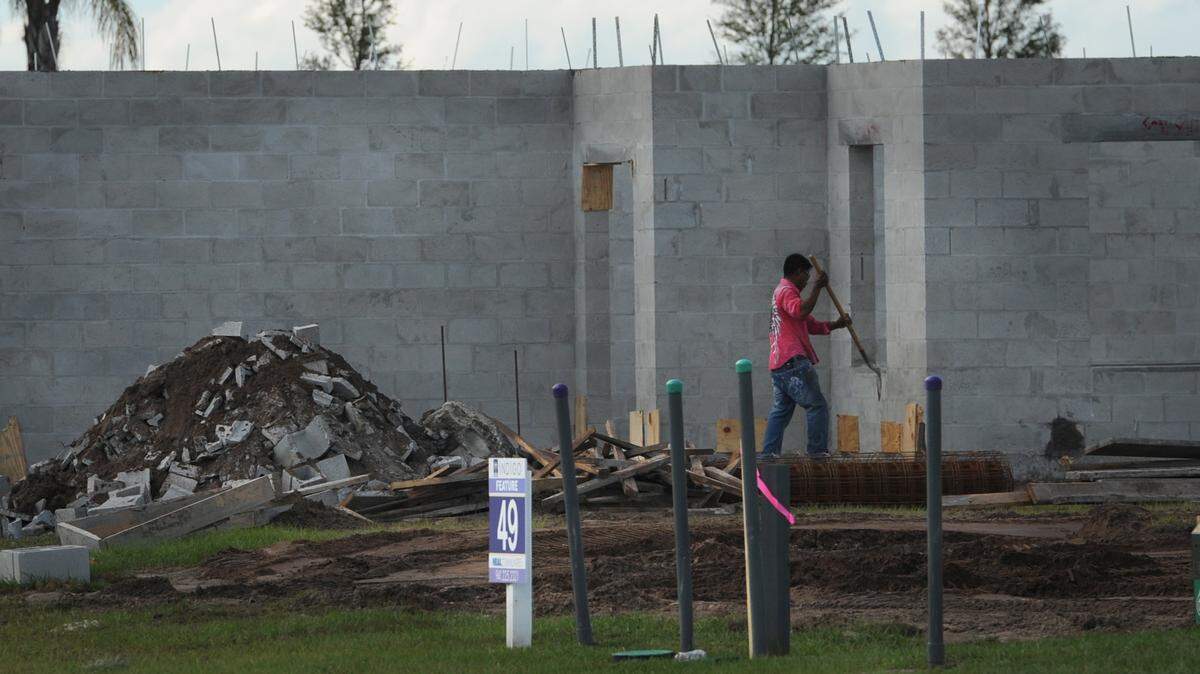 Indigo, a new Neal Community under construction on 44th Avenue East in Lakewood Ranch, is one of several communities under construction in fast-growing East Manatee County.GRANT JEFFERIES/Bradenton Herald